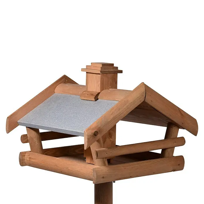 Dobar Vogelfutterhaus - 43,5 x 40 x 132,5 cm, Braun, Holz - Bild eines hölzernen Vogelhauses mit grauem Dach und kleinem Schornstein.