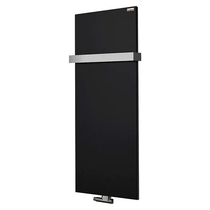 Szagato Designheizkörper Manhattan 2 - B x H: 470 x 1.200 mm, Wärmeleistung bei Vorlauftemperatur von 75 °C (D: 50): 799 W, Schwarz, Mit 1 Handtuchhalter (50 mm) - Schwarzer Handtuchwärmer mit einer glänzenden Oberfläche und einem silbernen Handtuchhalter in der Mitte für ein modernes Badezimmer-Design.