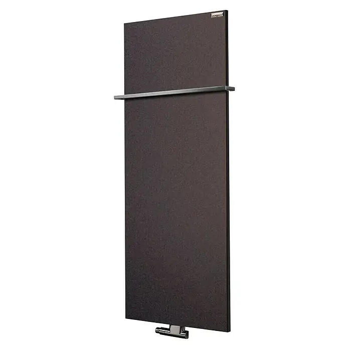 Szagato Designheizkörper Manhattan 2 - B x H: 470 x 1.200 mm, Wärmeleistung bei Vorlauftemperatur von 75 °C (D: 50): 799 W, Braun, Mit 1 Handtuchhalter (15 mm) - Nahaufnahme eines modernen, braunen Handtuchwärmers mit einer stilvollen Handtuchstange. Das Heizgerät bietet Wärme und Komfort im Badezimmer.