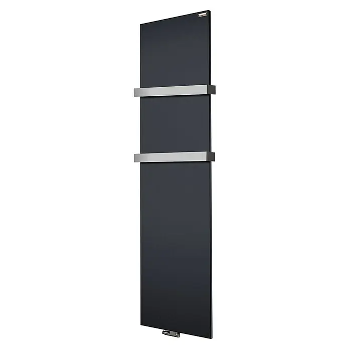 Szagato Designheizkörper Manhattan 3 - B x H: 470 x 1.800 mm, Wärmeleistung bei Vorlauftemperatur von 75 °C (D: 50): 1.118 W, Anthrazit, Mit 2 Handtuchhalter (50 mm) - Bild eines schwarzen Heizkörpers mit silbernen Handtuchhaltern, der ein modernes und stilvolles Badezimmerdesign ergänzt.