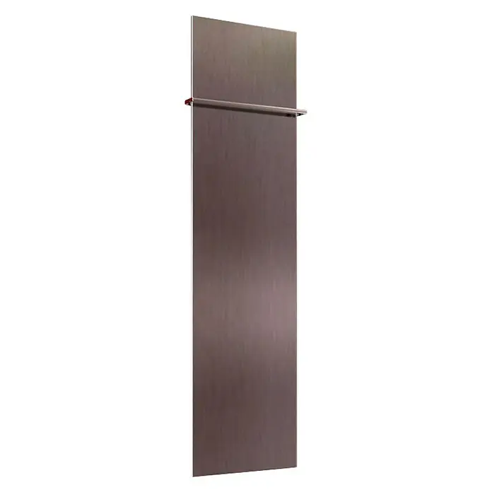 Szagato Designheizkörper Manhattan 3 - B x H: 470 x 1.800 mm, Edelstahl matt, Mit 1 Handtuchhalter (15 mm) - Ein schlanker, vertikaler Heizkörper mit einer horizontalen Stange, ideal für moderne Badezimmer.