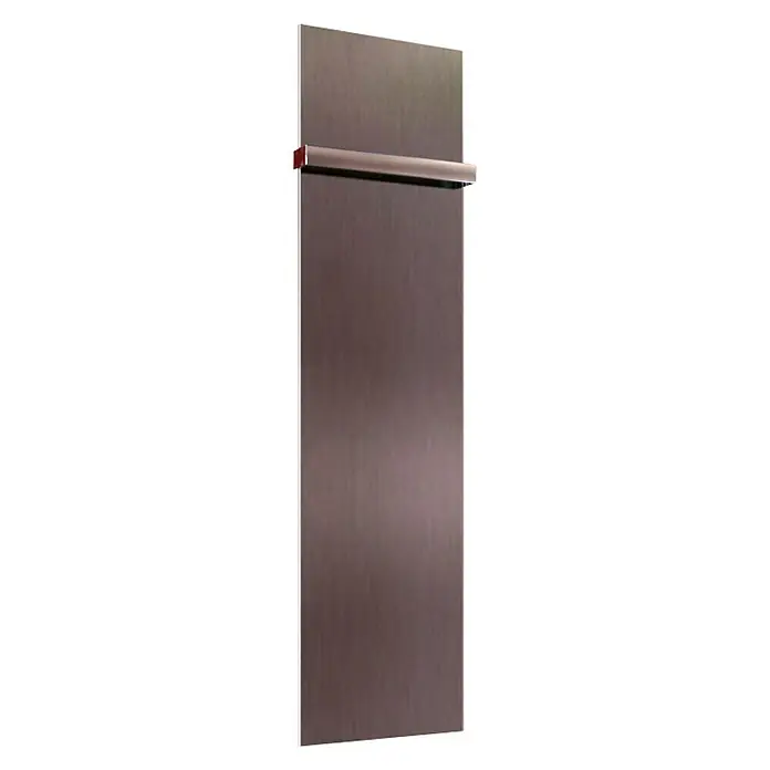 Szagato Designheizkörper Manhattan 3 - B x H: 470 x 1.800 mm, Edelstahl matt, Mit 1 Handtuchhalter (50 mm) - Elegantes Paneelheizkörper-Design in gebürstetem Metall mit einem praktischen Handtuchhalter für ein stilvolles und effizientes Badezimmer.