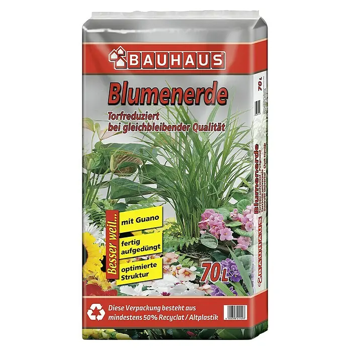 BAUHAUS Blumenerde - 1 Sack, 70 l - Abbildung eines Sacks Blumenerde von Bauhaus mit dem Hinweis auf torfreduzierte Qualität und Guano-Zusatz für optimierte Struktur.