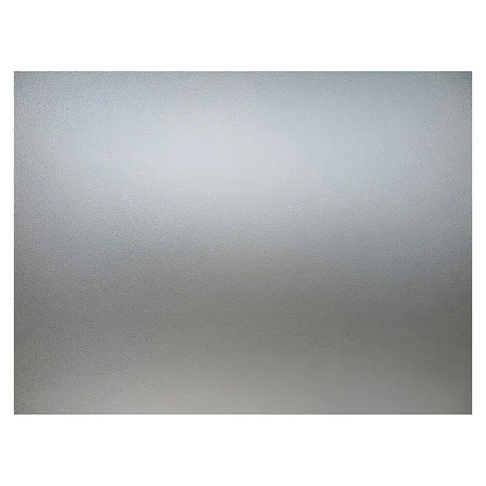 Lámina para ventana Zarame - 46 x 150 cm, Gris - Primer plano de una superficie plateada texturizada. La textura es sutil y la luz se refleja en diferentes tonos de gris.
