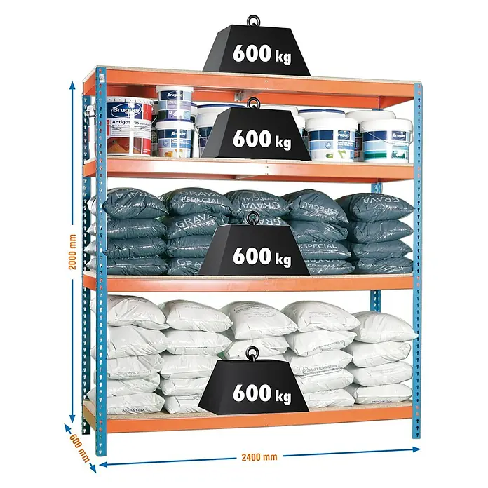 Simonrack Simonforte Estantería para cargas pesadas Chipboard - Al x An x Pr: 200 x 240 x 60 cm, Capacidad de carga por balda: 400 kg, Número de baldas: 4 ud., Inserción, Azul/Naranja - Una estantería de cuatro niveles cargada con cubetas de pintura y sacos, cada nivel soportando un peso de 600 kg.