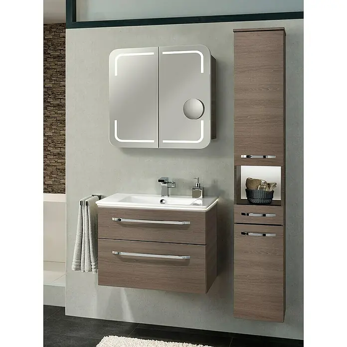 Camargue Stella LED-Spiegelschrank - B x H: 70 x 73,7 cm, Holz, Eiche Maron, Mit Beleuchtung, Kantenausführung Tür: Abgerundet - Badezimmer mit einem Waschtischunterschrank mit zwei Schubladen und einem Spiegelschrank mit Beleuchtung sowie einem Hochschrank.