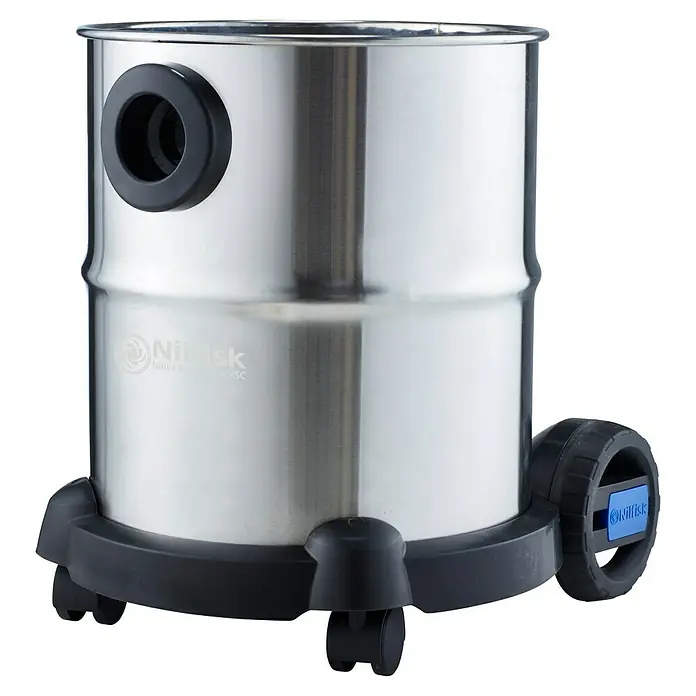 Nilfisk Elektro-Nass- & Trockensauger Multi II 30 T Inox VSC - 1.400 W, Behältervolumen: 30 l, Halbautomatisch - Ein Nilfisk Mehrzwecksauger aus Edelstahl mit Rollen und einem schwarzen Anschluss für den Staubsaugerschlauch.