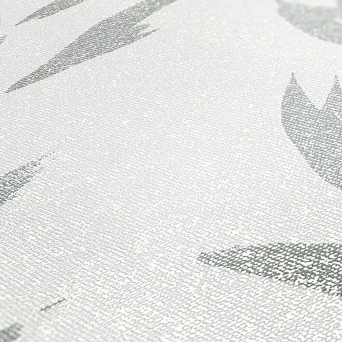A.S. Création New Elegance Vliestapete Blätterranke - Silber, Floral, 10,05 x 0,53 m - Nahaufnahme einer weißen Tapete mit einem subtilen, stilvollen Muster in Grau, das eine elegante Textur und ein modernes Design präsentiert.