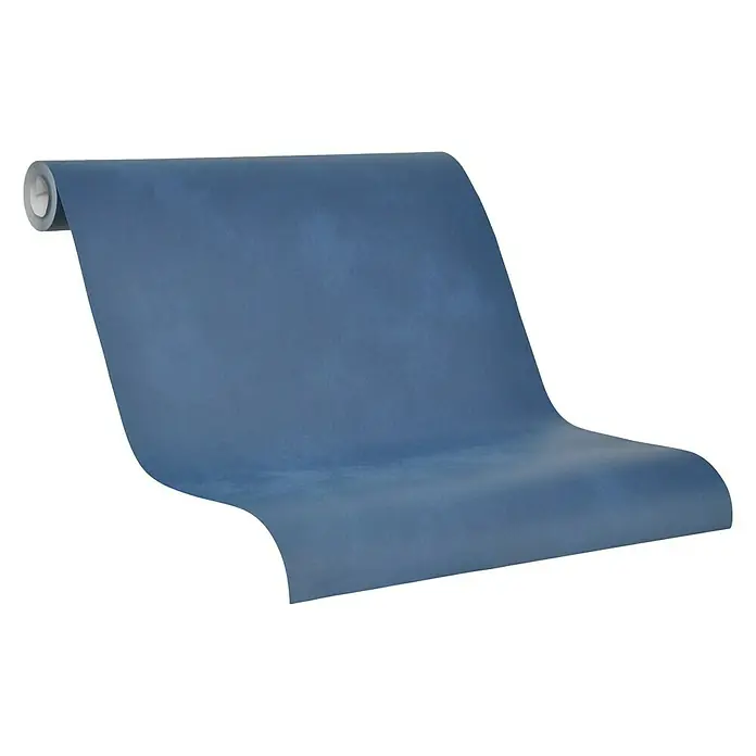 SCHÖNER WOHNEN-Kollektion Vliestapete - Dunkelblau, Uni, 10,05 x 0,53 m - Eine Rolle blaue Vliestapete, die ausgerollt auf einer ebenen Fläche liegt, ideal für die Wandgestaltung im Wohnbereich.