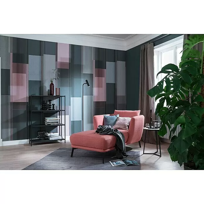 SCHÖNER WOHNEN-Kollektion New Spirit Fototapete Digitaldruck Nuance - 212 x 270 cm, Grau/Grün - Bequeme rosafarbene Stoff-Chaiselongue mit dunklen Beinen in einem modernen Wohnzimmer.