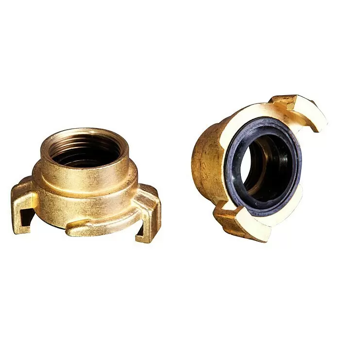 Schnellkupplungs-Gewindestück - Innengewinde: 1 ½″, Messing - Zwei goldene Messingschlauchkupplungen, eine mit Gewinde und eine mit schwarzer Gummidichtung.