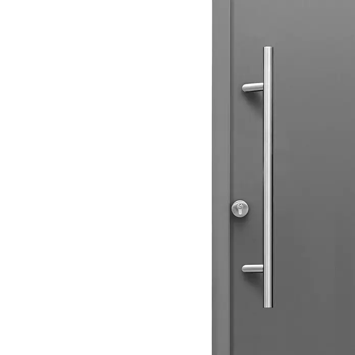 Splendoor Haustür Thermodoor PLUS SP10 - 110 x 210 cm, DIN Anschlag: Rechts, Anthrazitgrau Feinstruktur - Nahaufnahme einer grauen Tür mit einem vertikalen, silbernen Türgriff und einem Schlüsselloch, das ein modernes Design und Funktionalität vereint.