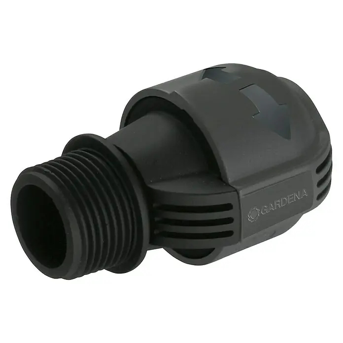 Gardena Sprinklersystem Verbinder - Durchmesser: 25 mm, Größe Anschluss: 1″ (Außengewinde) - Abgewinkeltes Gardena-Kupplungsstück aus schwarzem Kunststoff mit Gewinde und Pfeilen zur Durchflussrichtung.