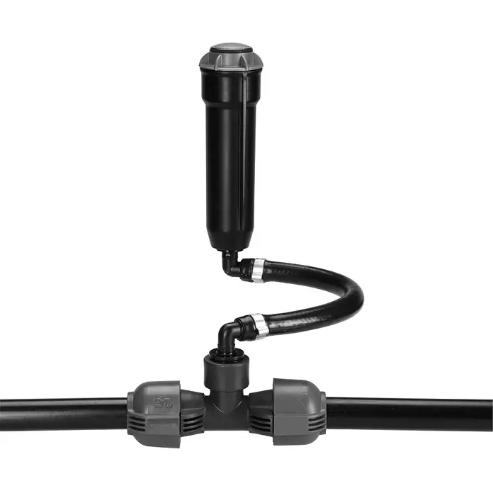 Gardena Sprinklersystem T-Stück - 25 mm, ¾″ (Innengewinde) - Abgebildet ist ein Gardena Micro-Drip-System Filter, der an ein Bewässerungsrohr angeschlossen ist, zur Bewässerung im Garten.