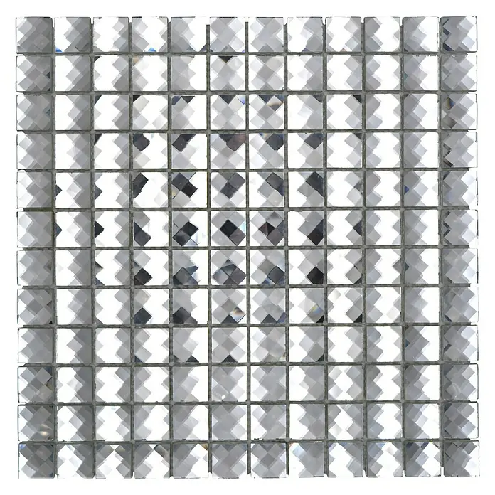 Mosaikfliese Quadrat Crystal XCM SV829 - 30 x 30 cm, Weiß, Glänzend - Nahaufnahme eines quadratischen Mosaikfliesenmusters mit reflektierenden Oberflächen, ideal für elegante Wand- und Bodengestaltungen.