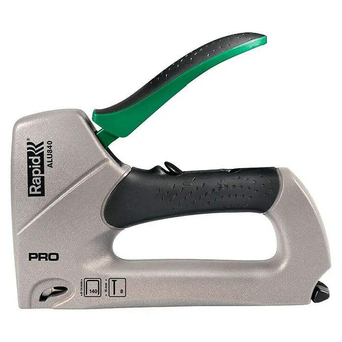 Rapid Handtacker ALU840 - Klammertiefe: 6 mm - 14 mm, Geeignet für: Flachdrahtklammern Nr. 140 - Ein Rapid ALU840 Profi-Handtacker in silbernem Gehäuse mit grünem Griff, ideal für vielfältige Anwendungen im Handwerk.