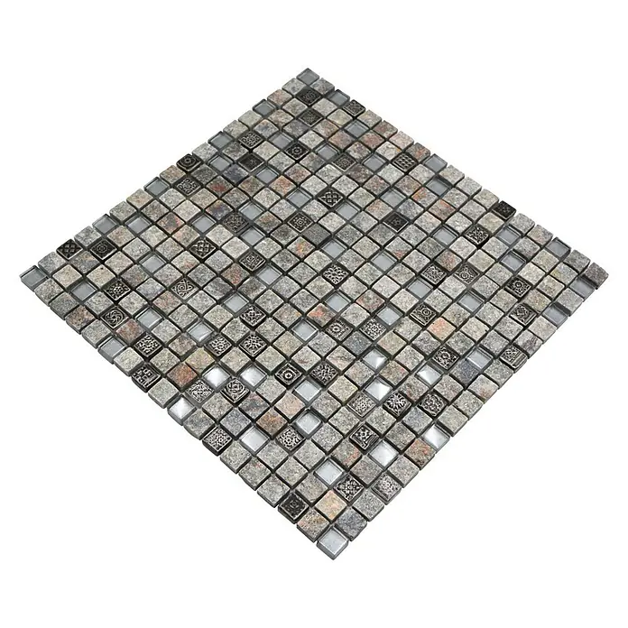Mosaikfliese Quadrat Crystal Mix XCM M710 - 30 x 30 cm, Grau, Matt - Nahaufnahme eines quadratischen Mosaikfliesenmusters mit Stein- und Glasakzenten, ideal für dekorative Oberflächen.