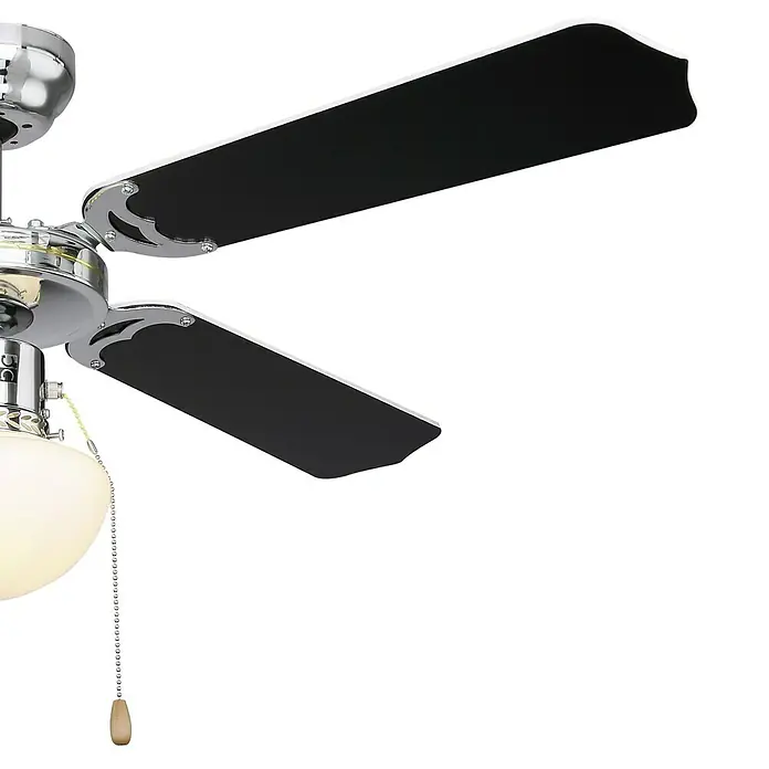Ventilador de techo Champion - Negro, 106,6 cm, 50 W - Un elegante ventilador de techo con detalles cromados y aspas negras lisas, que proporciona una solución de iluminación elegante.
