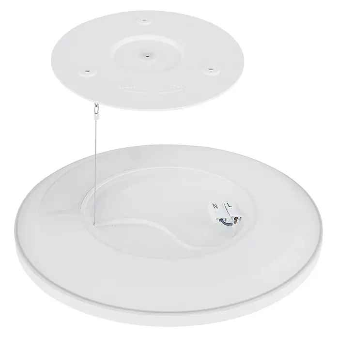 Globo LED-Deckenleuchte rund - 24 W, Ø x H: 420 mm x 2,5 cm, Schwarz, Warmweiß - Nahaufnahme einer runden, weißen LED-Deckenleuchte mit abnehmbarer Deckenhalterung, die eine einfache Installation ermöglicht.