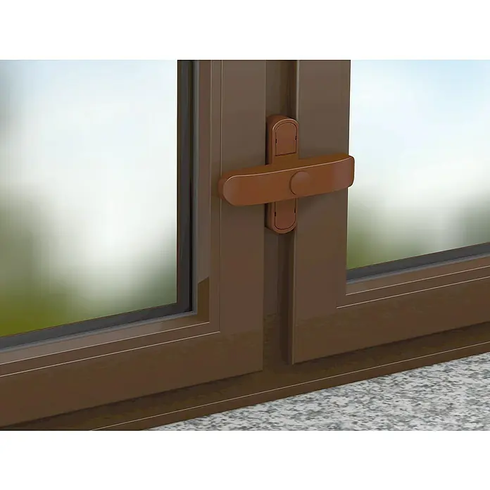 Basi Fenstersicherung FS 500Zweiflügelig, Braun - Nahaufnahme eines braunen Fenstergriffs, der die hochwertige Verarbeitung und das elegante Design dieses Fensters betont.