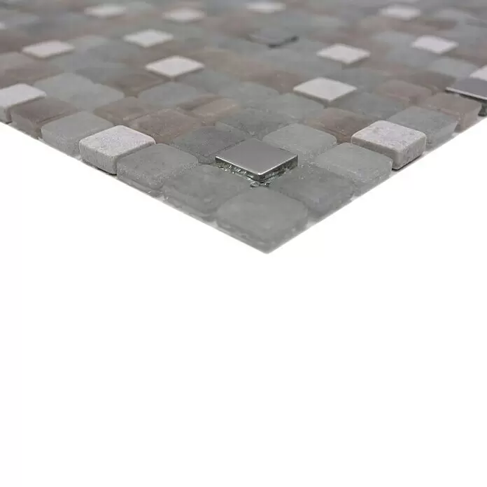Mosaikfliese Quadrat Crystal Mix LOPE 04AN - 30 x 30 cm, Grau, Glänzend - Grau-braune Mosaikfliesen aus Glas, Stein und Metall, auf einer Matte präsentiert.