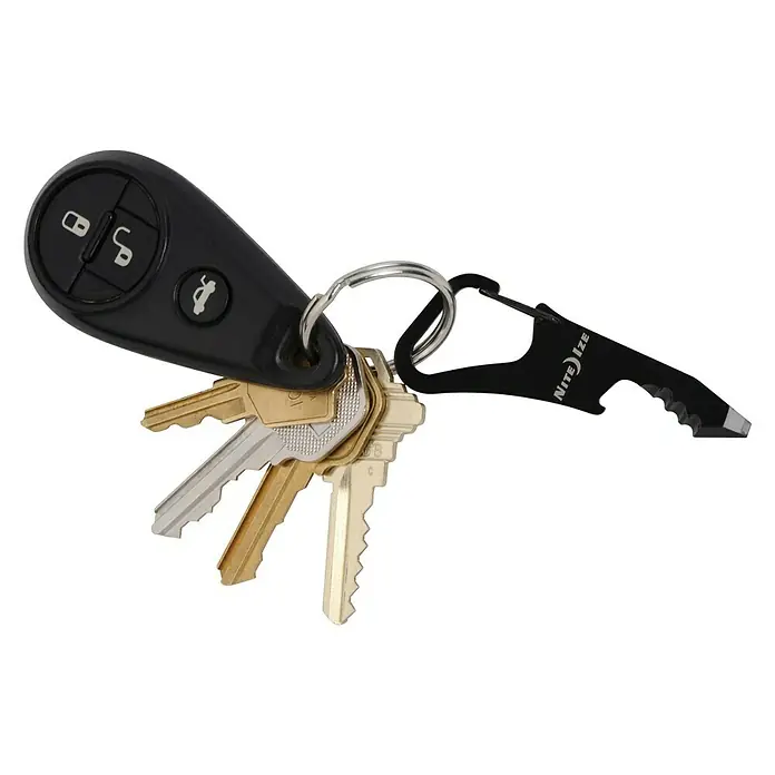 Nite Ize Multi-Tool DoohicKey ClipKey - Schwarz - Schlüsselbund mit Autoschlüssel, Hausschlüsseln und einem Nite Ize Karabiner-Multitool, präsentiert auf schwarzem Hintergrund.