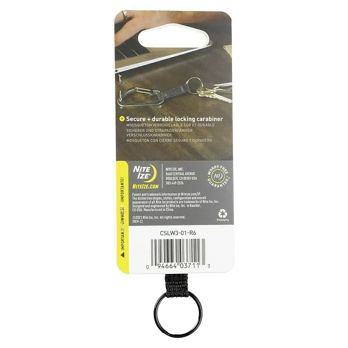 Nite Ize Karabinerhaken Slidelock Key Ring - Edelstahl, Schwarz - Nahaufnahme des Nite Ize CSLW3-01-R6 Karabiners mit Schlüsselring, der Sicherheit und Haltbarkeit bietet.