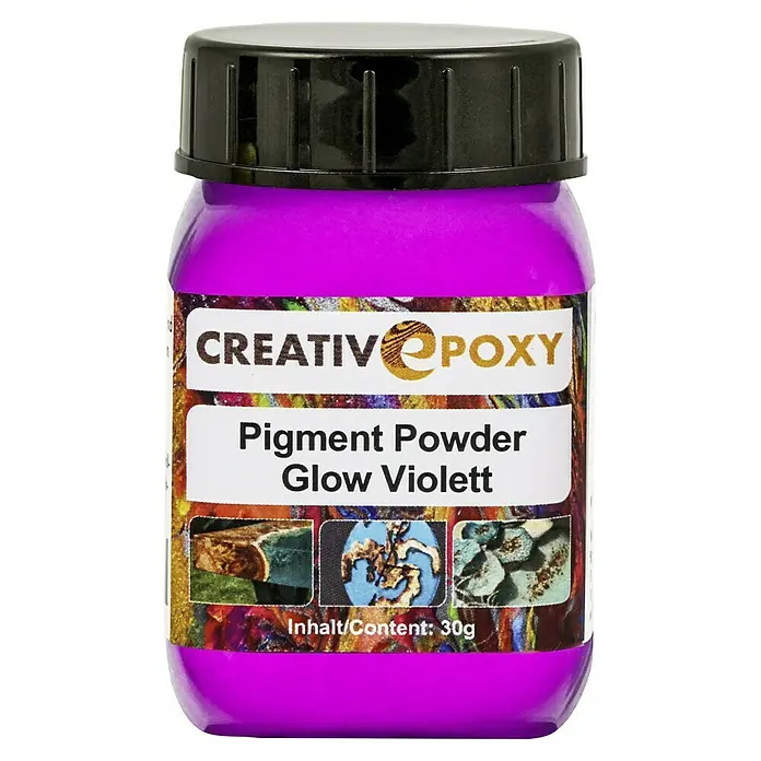 CreativEpoxy Pigment Powder - Glow Violett - Nahaufnahme eines Glases CREATIV EPOXY Pigmentpulver Glow Violett, das ein lebendiges, leuchtendes Violett verspricht.