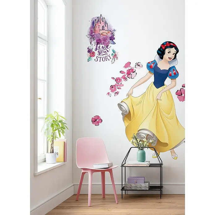 Komar Dekosticker Snowwhite XXLB x H: 127 x 200 cm - Wandaufkleber mit Schneewittchen-Motiv für ein bezauberndes Kinderzimmer. Dekoratives Design mit Schloss, Blumen und dem Schriftzug "Live your story".