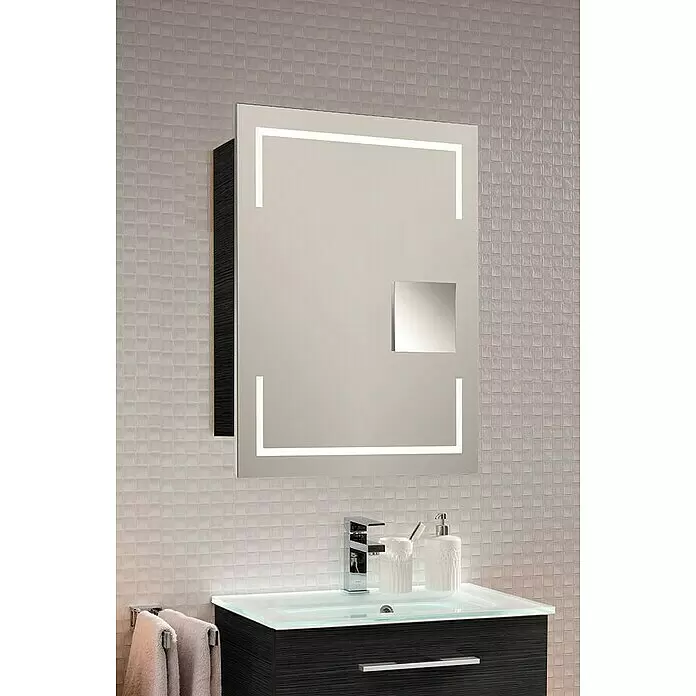 Camargue Stella LED-Spiegelschrank - B x H: 60 x 73,7 cm, Holz, Dark Oak, DIN Anschlag: Links, Kantenausführung Tür: Eckig - Stimmungsaufnahme