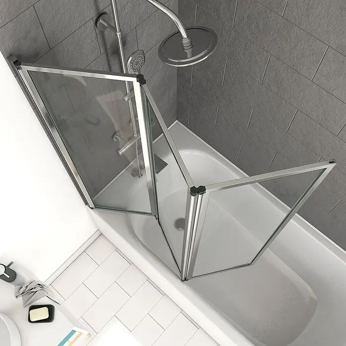 Aurlane Badewannenaufsatz Triple - B x H: 125 x 143 cm, 3 Stk., Silber - Bild einer dreiteiligen Badewannen-Duschwand aus Glas mit Chromrahmen, die für ein modernes Badezimmer-Design sorgt.
