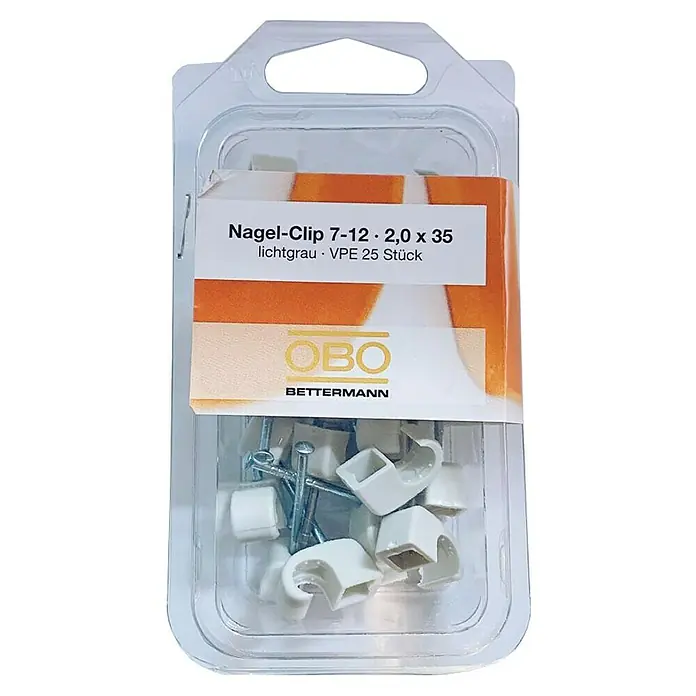 OBO Nagelschelle - 7 mm - 12 mm, Länge Nagel: 35 mm, 25 Stk., Grau - Nagelclips 7-12 · 2,0 x 35 lichtgrau · VPE 25 Stück von OBO Bettermann in transparenter Verpackung mit weißen Kabelklemmen und Nägeln.