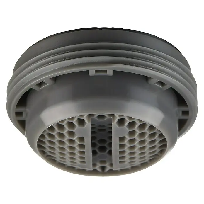 Admiral Aireador de ahorro de agua Nr. 17 - M24, 1 ud., 13,5 l/min - 15 l/min - Primer plano de un aireador de grifo gris con estructura de panal para modelar el chorro y ahorrar agua.