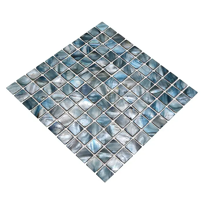 Mosaikfliese Quadrat Mix SM 2582 - 30 x 30 cm, Blau/Grau, Glänzend - Quadratische Mosaikfliesen in schimmernden Blautönen auf schwarzem Hintergrund. Perfekt für stilvolle Wand- und Bodengestaltung.