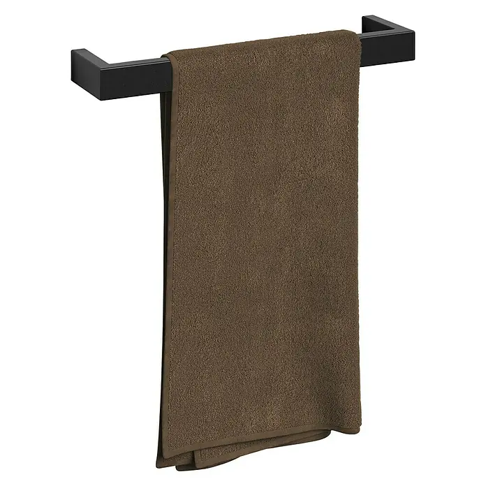 Zack Linea Badetuchhalter - Breite: 46,5 cm, Schwarz, Matt - Ein braunes Handtuch hängt an einem schwarzen Handtuchhalter. Stilvolle Badaccessoires für ein modernes Badezimmer.