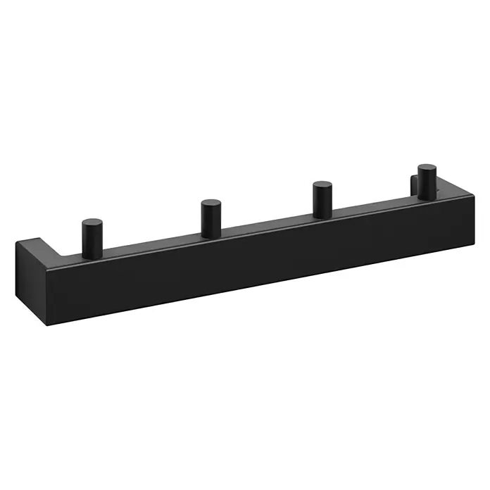 Zack Hakenleiste Linea - Schwarz, Matt - Eine schwarze Wandgarderobe mit vier Haken in Zylinderform bietet stilvollen Stauraum für Jacken und Accessoires im modernen Zuhause.