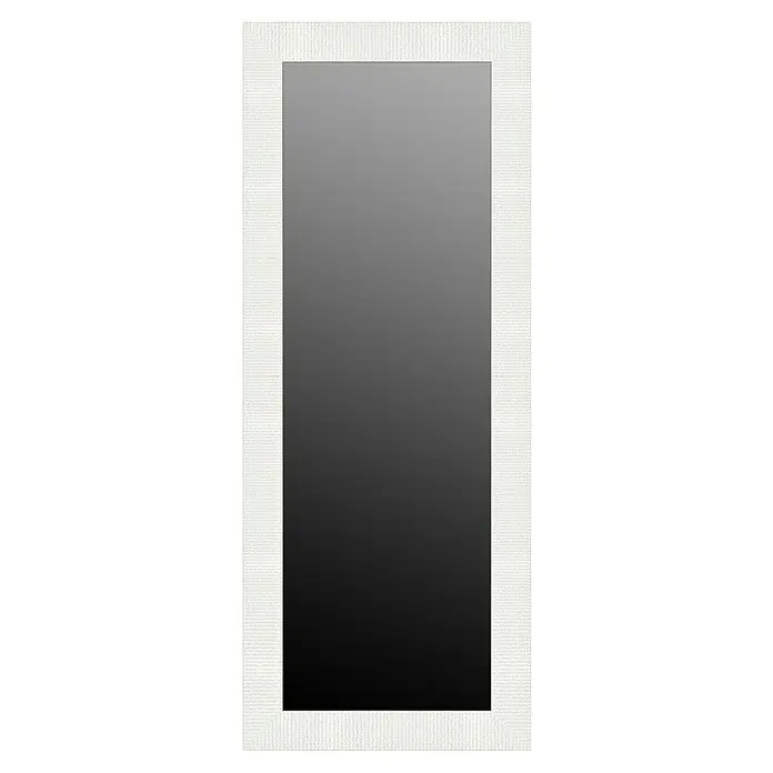 Espejo de pared Riga - 59 x 149 cm, Blanco - Elegante elemento de espejo con marco vertical. El marco es blanco y tiene una textura sutil, dando al espejo un aspecto elegante.