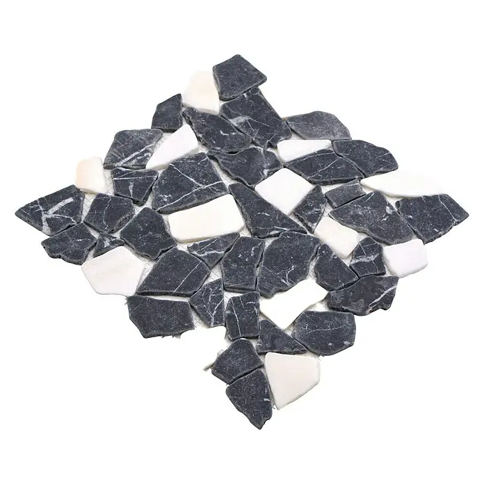 Mosaikfliese CIOT 30/1100 - 30,5 x 30,5 cm, Schwarz, Matt - Nahaufnahme eines quadratischen Mosaiks aus dunklen und weißen Kieselsteinen, ideal für stilvolle Wand- und Bodenbeläge.