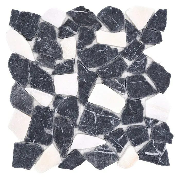 Mosaikfliese CIOT 30/1100 - 30,5 x 30,5 cm, Schwarz, Matt - Nahaufnahme von polierten, unregelmäßig geformten Kieselsteinen in Schwarz und Weiß auf einem quadratischen Mosaikfliesenmuster.