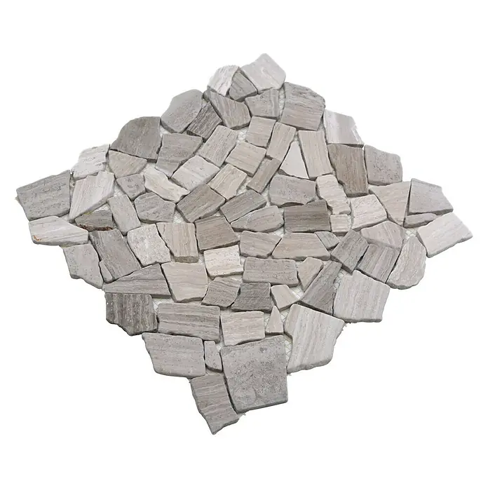 Mosaikfliese Uni CIOT 30/2012 - 30,5 x 32,2 cm, Grau, Matt - Dieses Bild zeigt ein Mosaik aus Travertin-Naturstein. Das Mosaik ist in einem Rautenmuster angeordnet und besteht aus kleinen, unregelmäßigen Stücken.