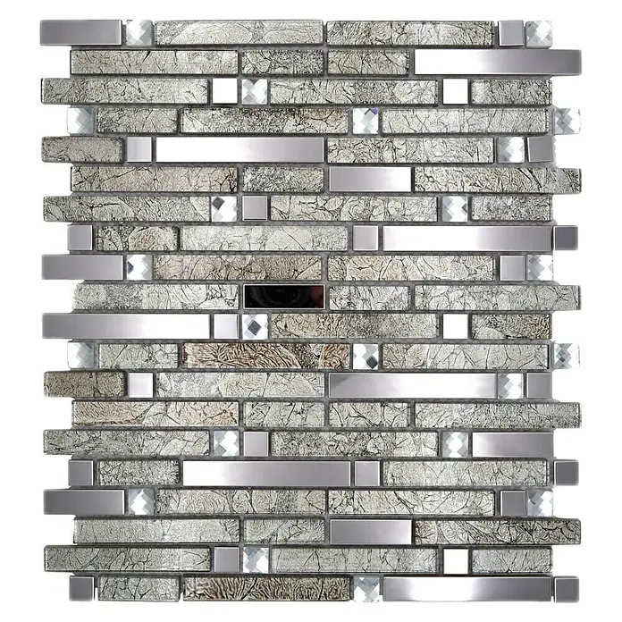 Mosaikfliese Crystal Mix XCM GV908 - 29,8 x 33,8 cm, Silber, Glänzend - Nahaufnahme eines Mosaiks mit Glas-, Stein- und Metallelementen für ein elegantes Design.