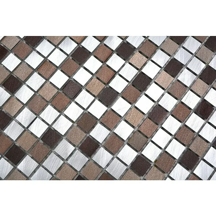 Mosaikfliese Mix XAM A971 - 31,7 x 31,7 cm, Kupfer, Matt - Nahaufnahme von Mosaikfliesen in Silber, Braun und Beige, die ein geometrisches Muster bilden. Ideal für moderne Wand- und Bodendesigns.