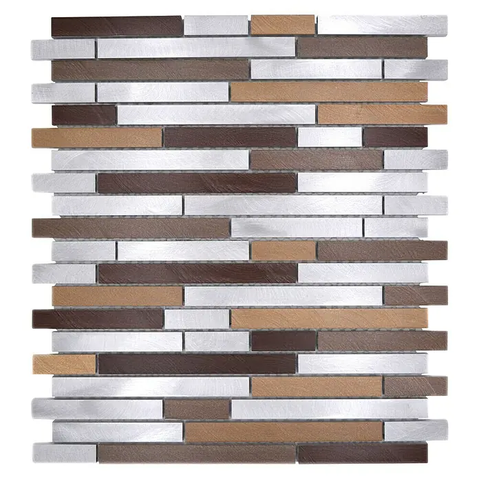 Mosaikfliese Verbund Mix XAM A991 - 29,8 x 33,8 cm, Kupfer, Matt - Nahaufnahme eines Mosaiks mit länglichen Steinen in Braun-, Beige- und Silberfarben, ideal für stilvolle Wandgestaltungen.