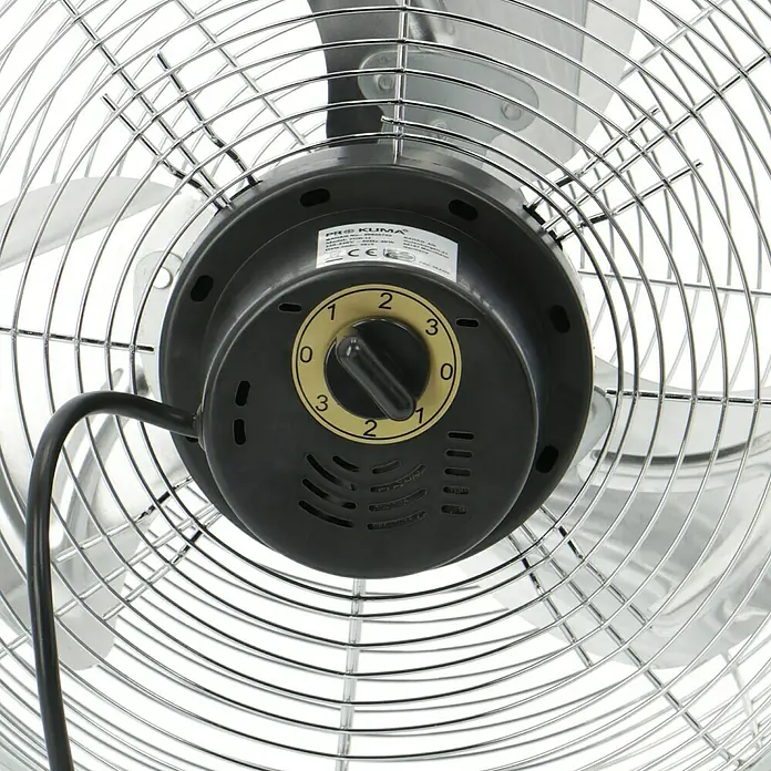 PR Klima Ventilador de suelo Speed - 40 W, Plateado, 30 cm - Primer plano de un ventilador Pro Kuma con dial de control de velocidad. Carcasa plateada con motor negro y panel de control.