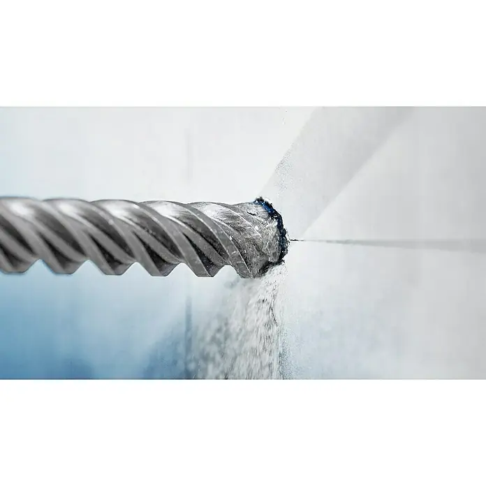 Bosch Expert Beton- & Steinbohrer SDS Plus-7X - 1 Stk., Durchmesser Bohrer: 8 mm, 200 mm - Nahaufnahme eines Spiralbohrers, der ein Loch in eine weiße Oberfläche bohrt, wobei Staub und Trümmer entstehen.