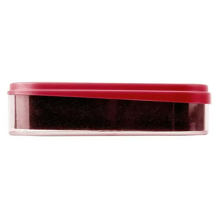 Esponja limpiadora para salpicaderos - Fresa - Contenedor rectangular transparente con tapa roja oscura, lleno de una sustancia granulosa oscura.