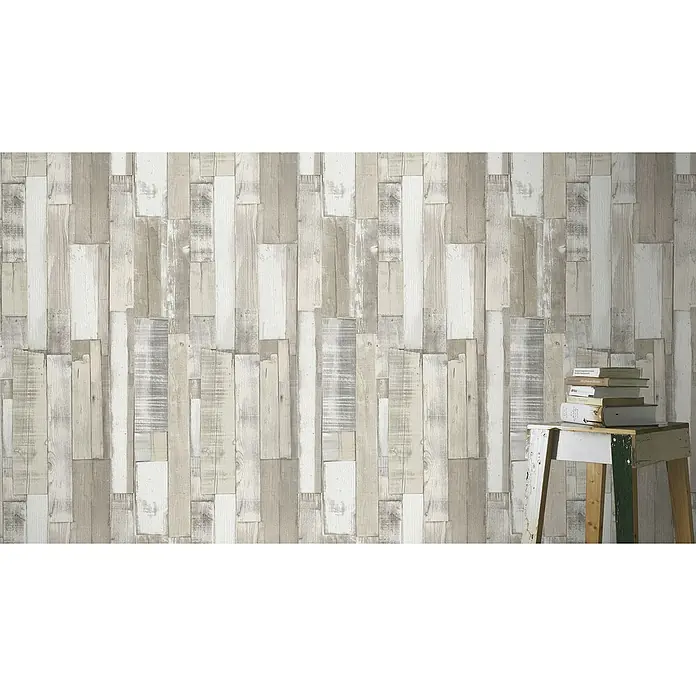 Rasch Papiertapete - Beige/Creme, Holzoptik, 10,05 x 0,53 m - Ein Hintergrund aus hellen Holzpaneelen in verschiedenen Grautönen, der eine rustikale und natürliche Wandgestaltung bietet.