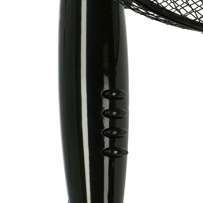 Voltomat Standventilator - Schwarz, 40 cm, 125 cm - Detailaufnahme eines schwarzen Lampenstativs mit Knöpfen zur Höhenverstellung, ideal für Studiofotografie.