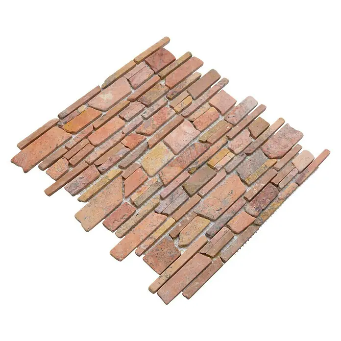 Mosaikfliese MOS BRICK 220 - 30,5 x 30,5 cm, Rot, Matt - Eine Nahaufnahme von Mauerwerk-Fliesen mit einer Vielzahl von Größen, Formen und Farben, die ein einzigartiges und rustikales Aussehen verleihen.