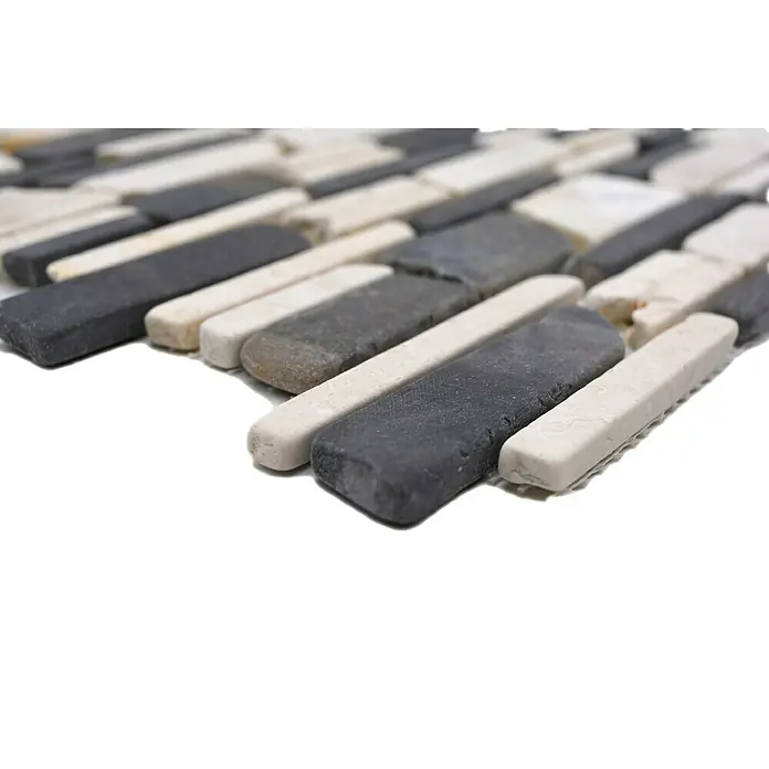 Mosaikfliese Mix MOS BRICK 205 - 30,5 x 30,5 cm, Schwarz/Weiß, Matt - Nahaufnahme einer stilvollen Wandverkleidung aus länglichen, grau-weißen Natursteinen, die ein modernes und elegantes Design erzeugt.